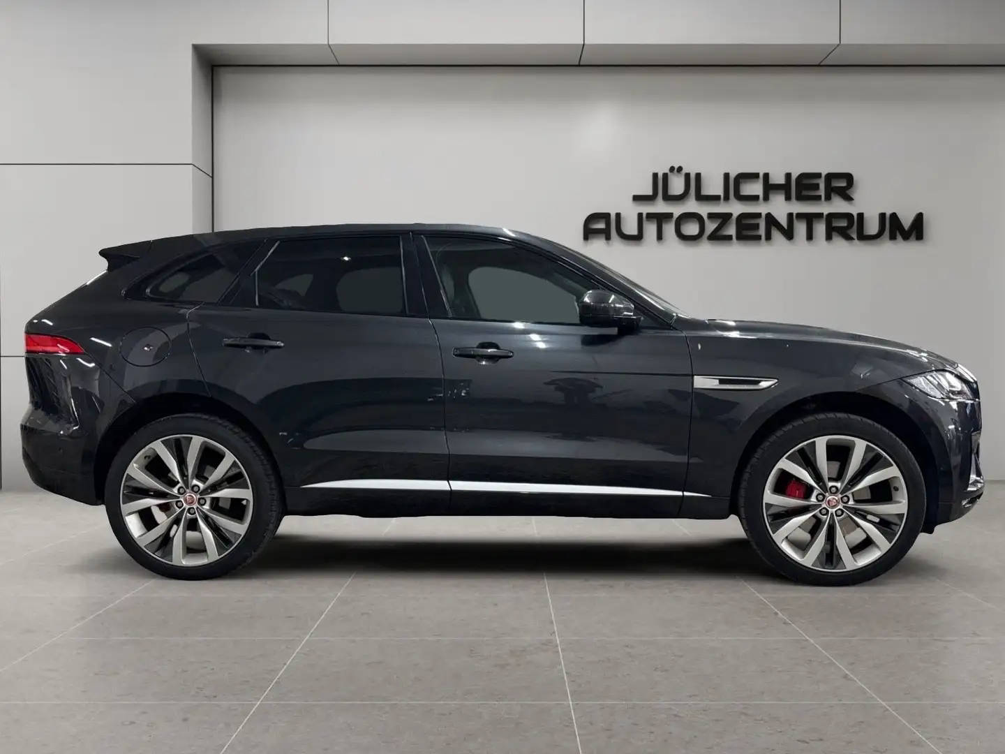 Jaguar F-Pace S AWD 3.0 Pano. Automatik V6, 2.Hand Grau - 2