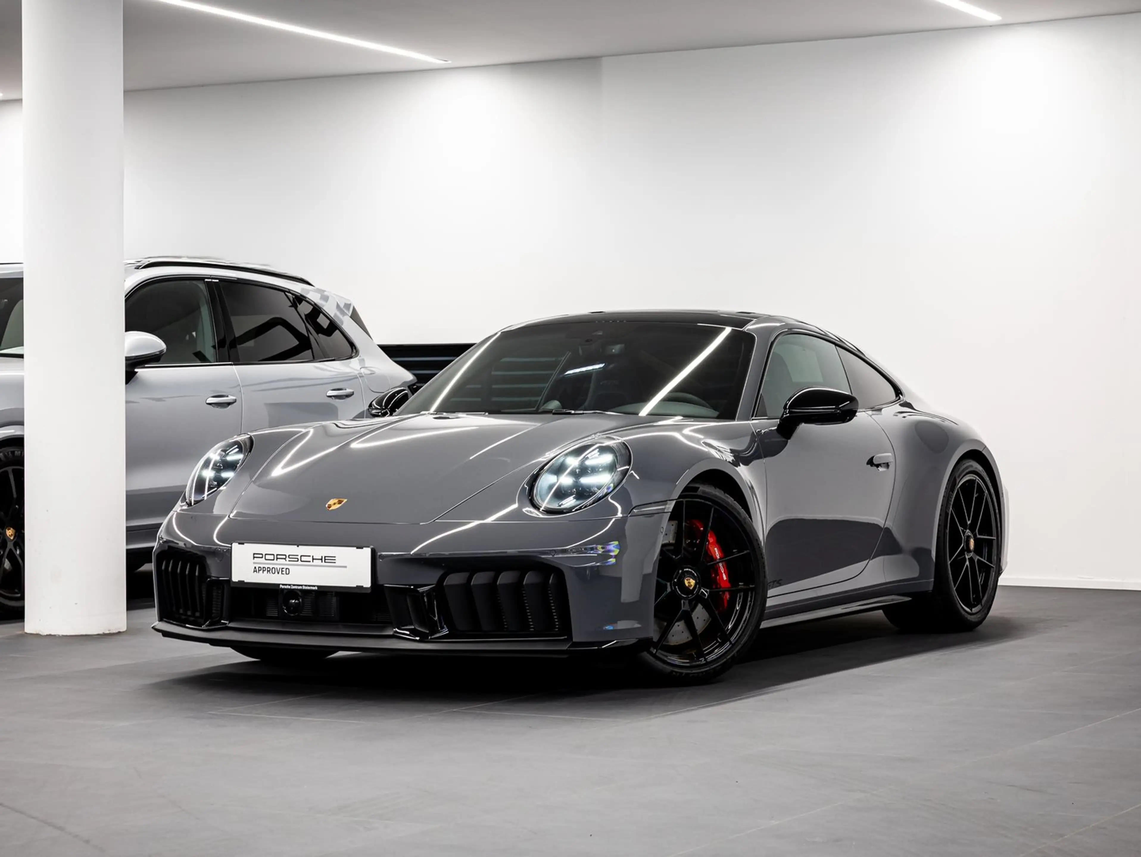 Porsche 911 Carrera 4 GTS