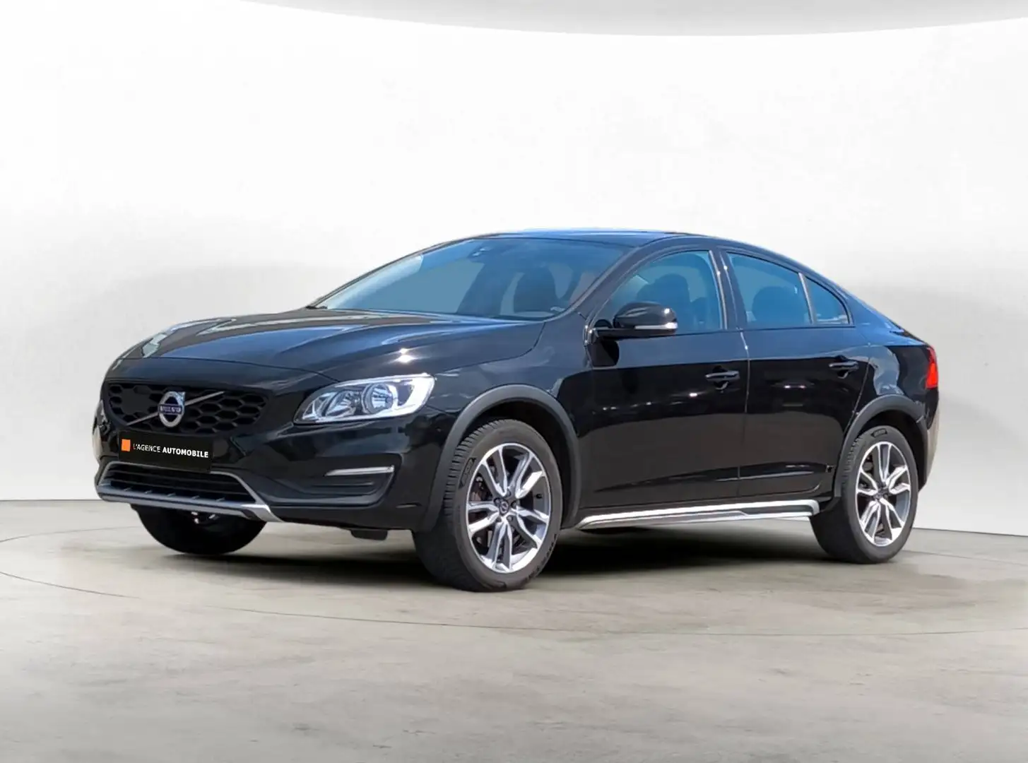 Volvo S60 Cross Country 2.0 D3 Momentum AUTO - GARANTIE 12M Schwarz - 2