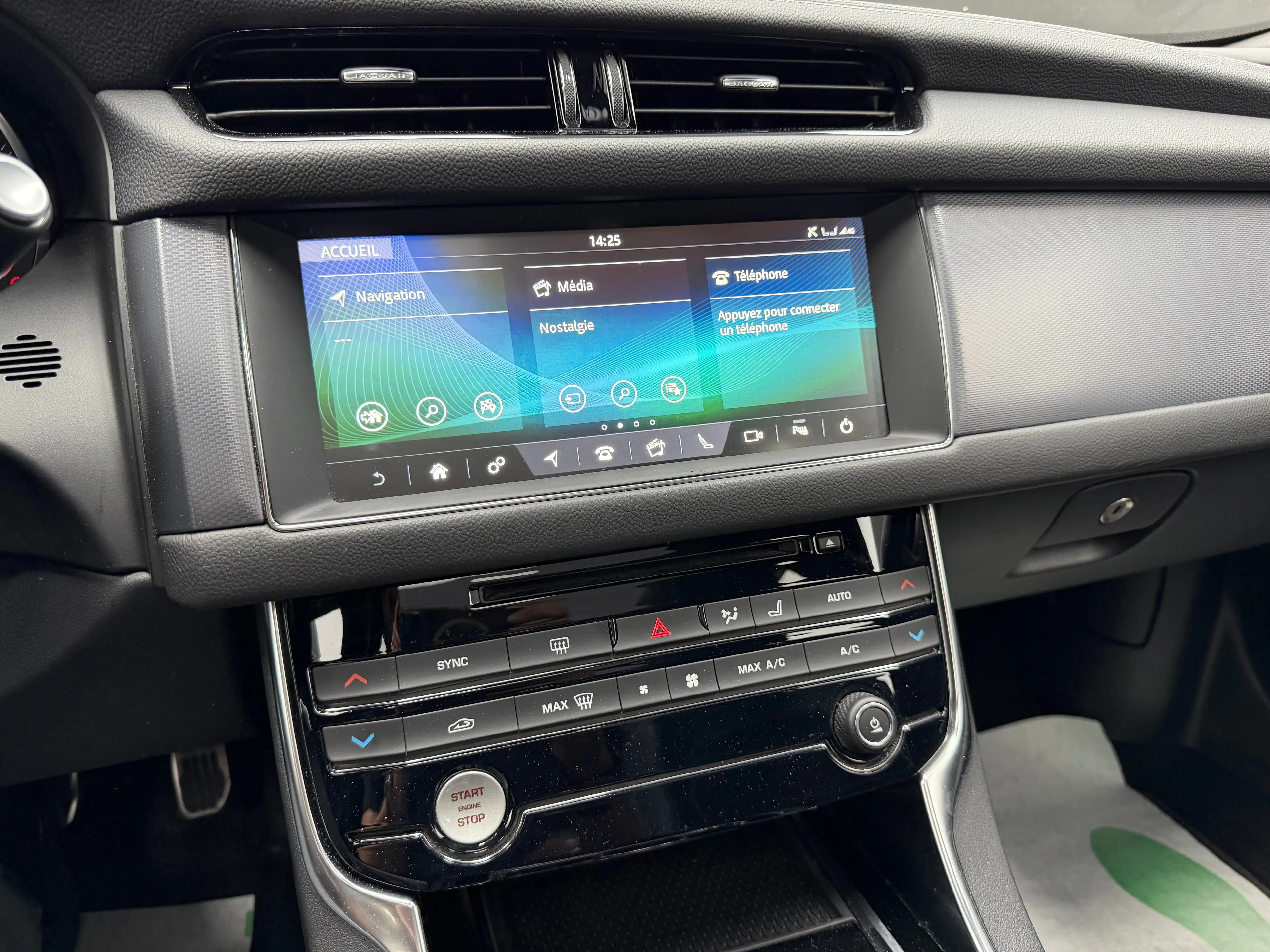 Jaguar XF Sportbrake 2.0 D AWD R-Sport * 1ER PROP * — photo 13