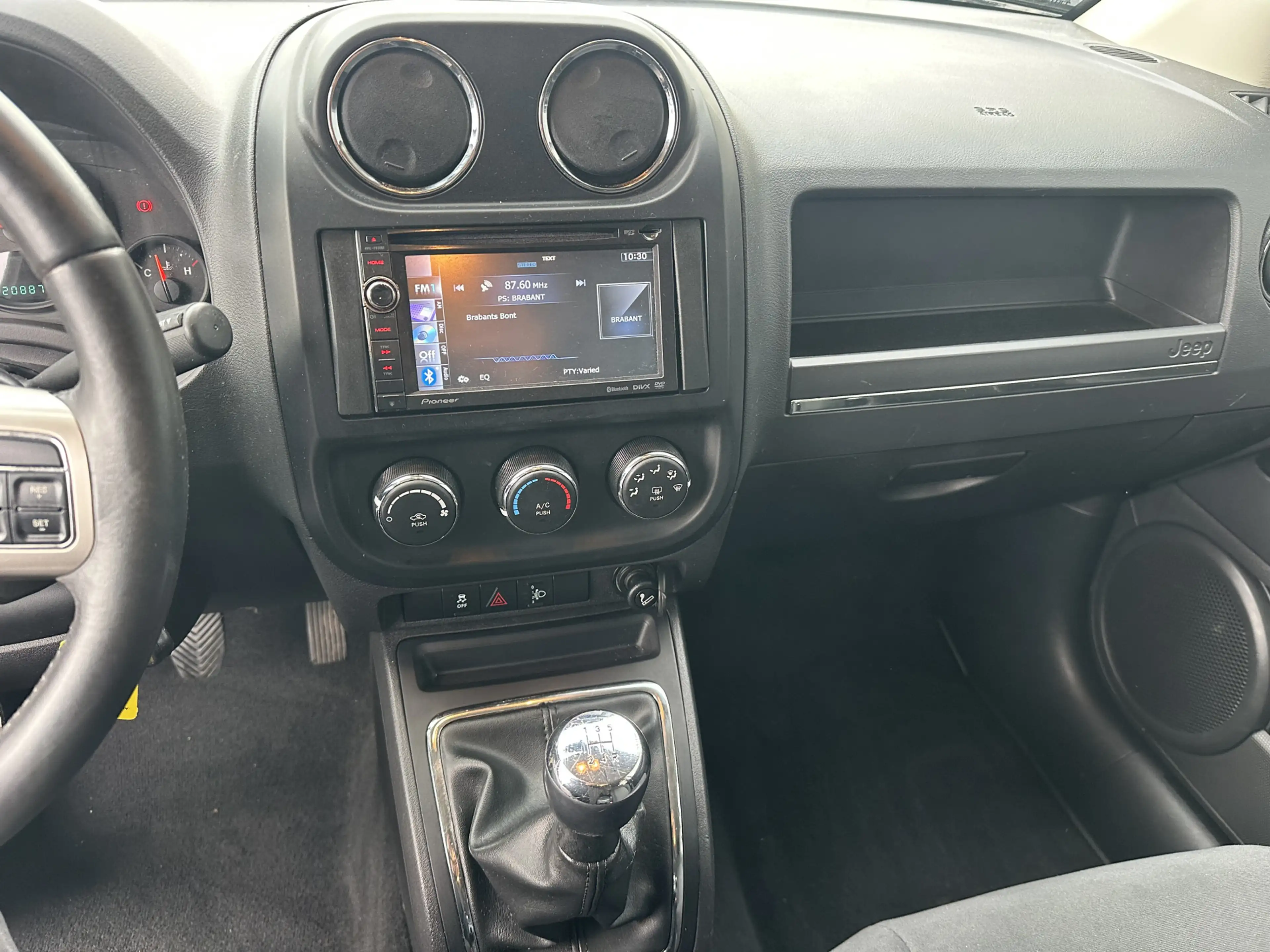 Jeep Compass 2.0 Sport — photo 6