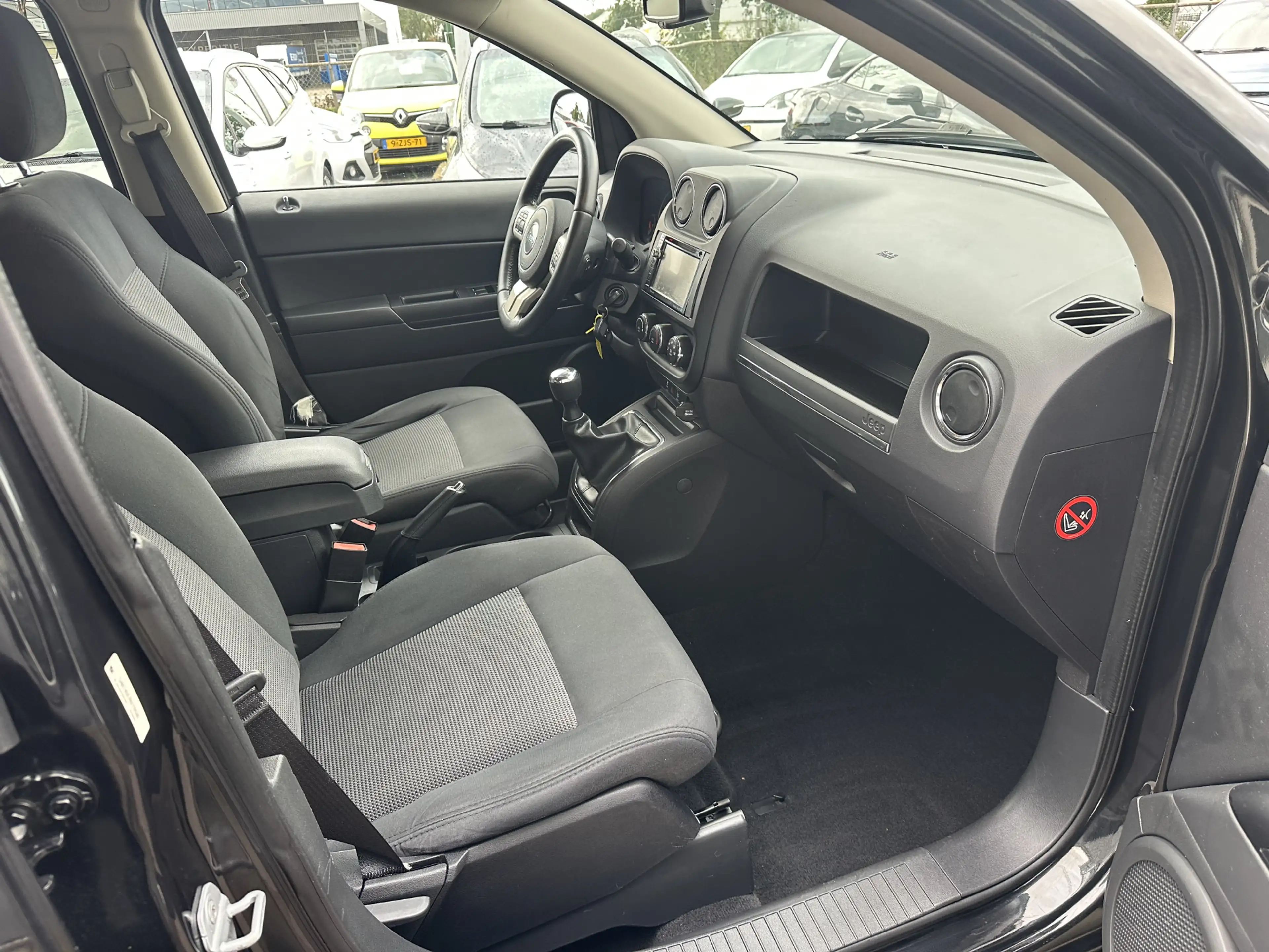 Jeep Compass 2.0 Sport — photo 5