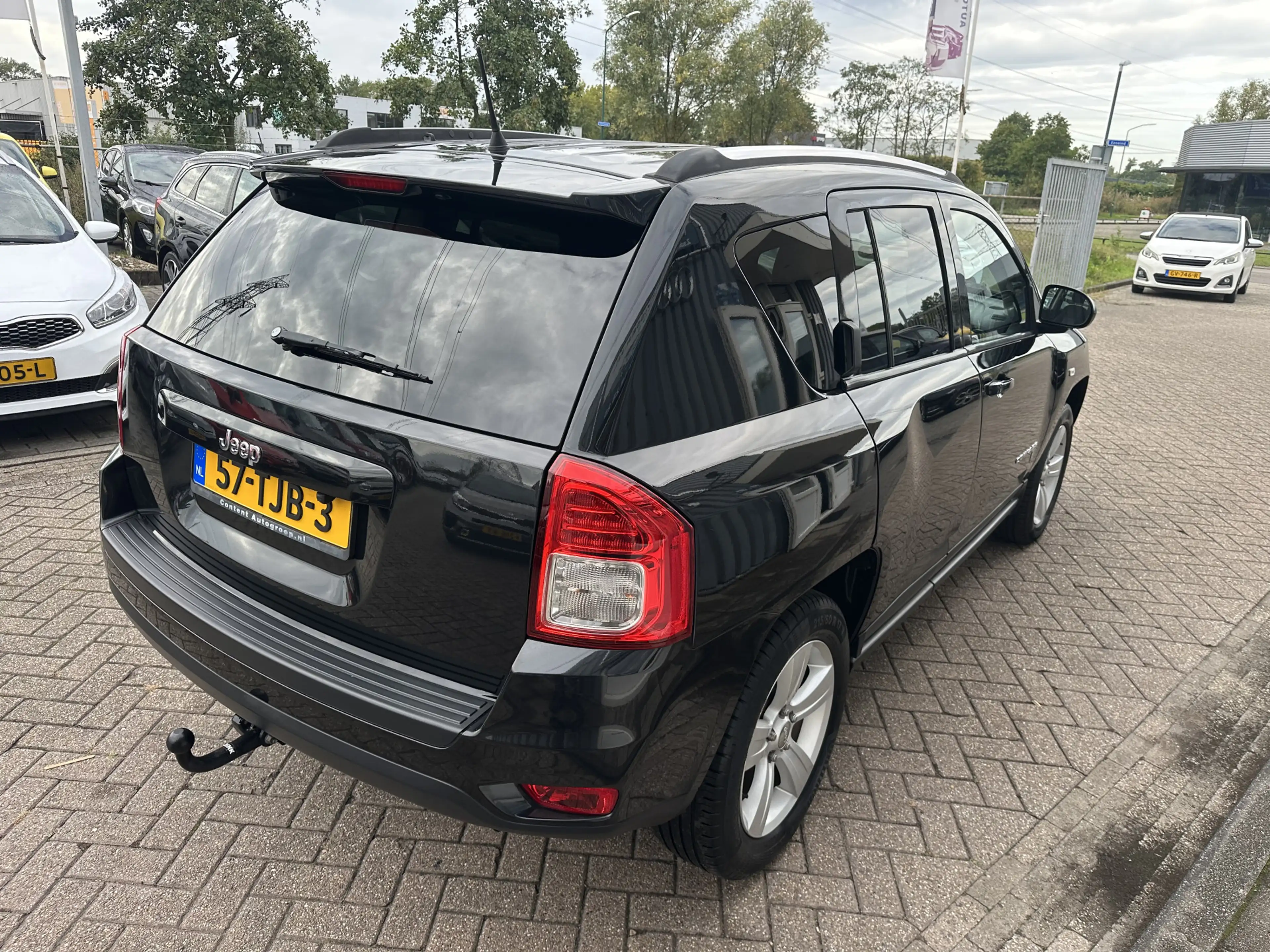 Jeep Compass 2.0 Sport — photo 10