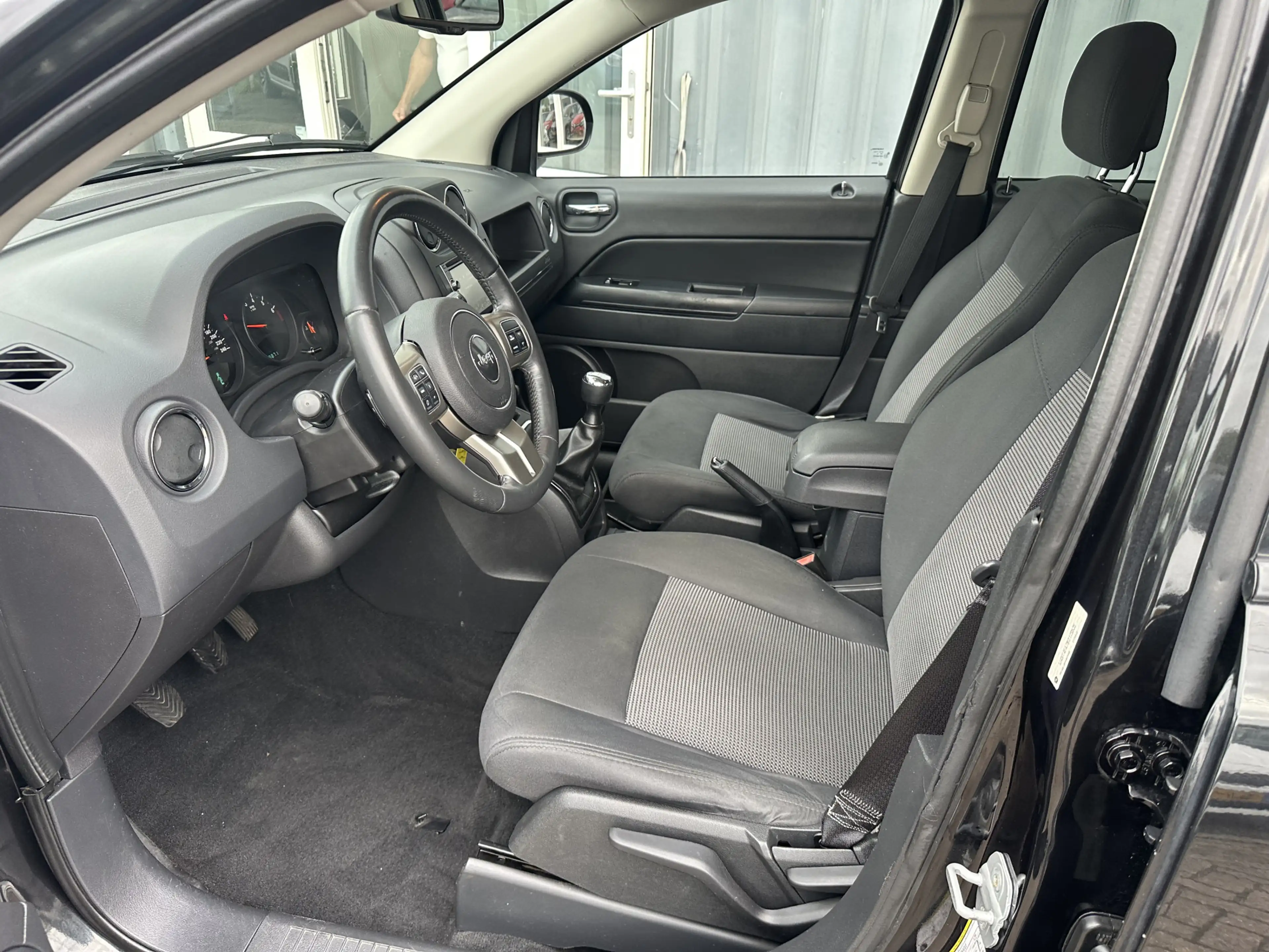 Jeep Compass 2.0 Sport — photo 4