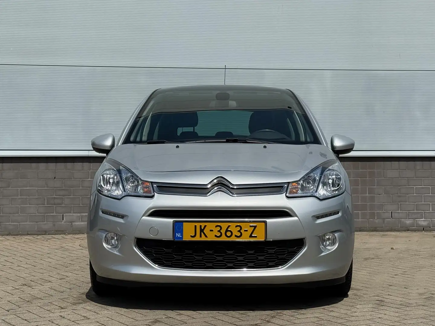 Citroen C3 1.2 PureTech 82pk ETG | Automaat | Trekhaak | Pano Zilver - 2
