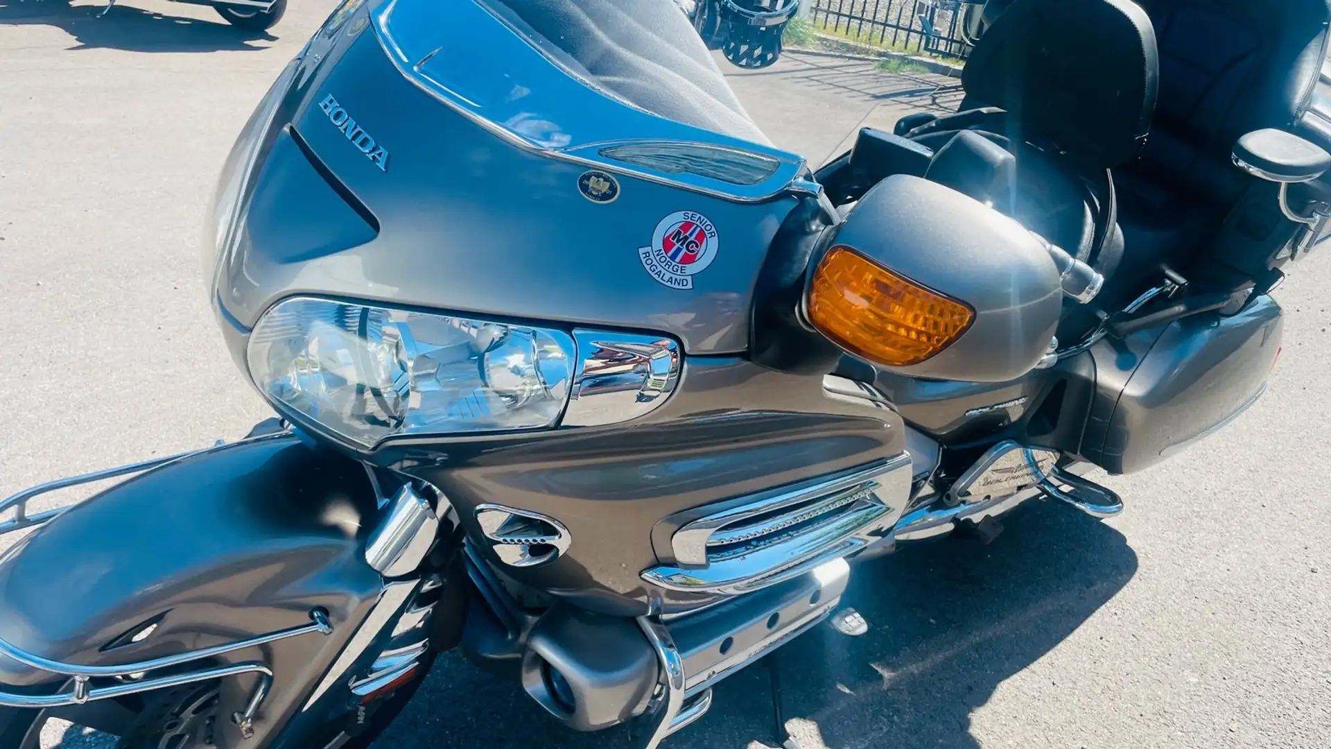 Honda GL 1800 Gris - 1