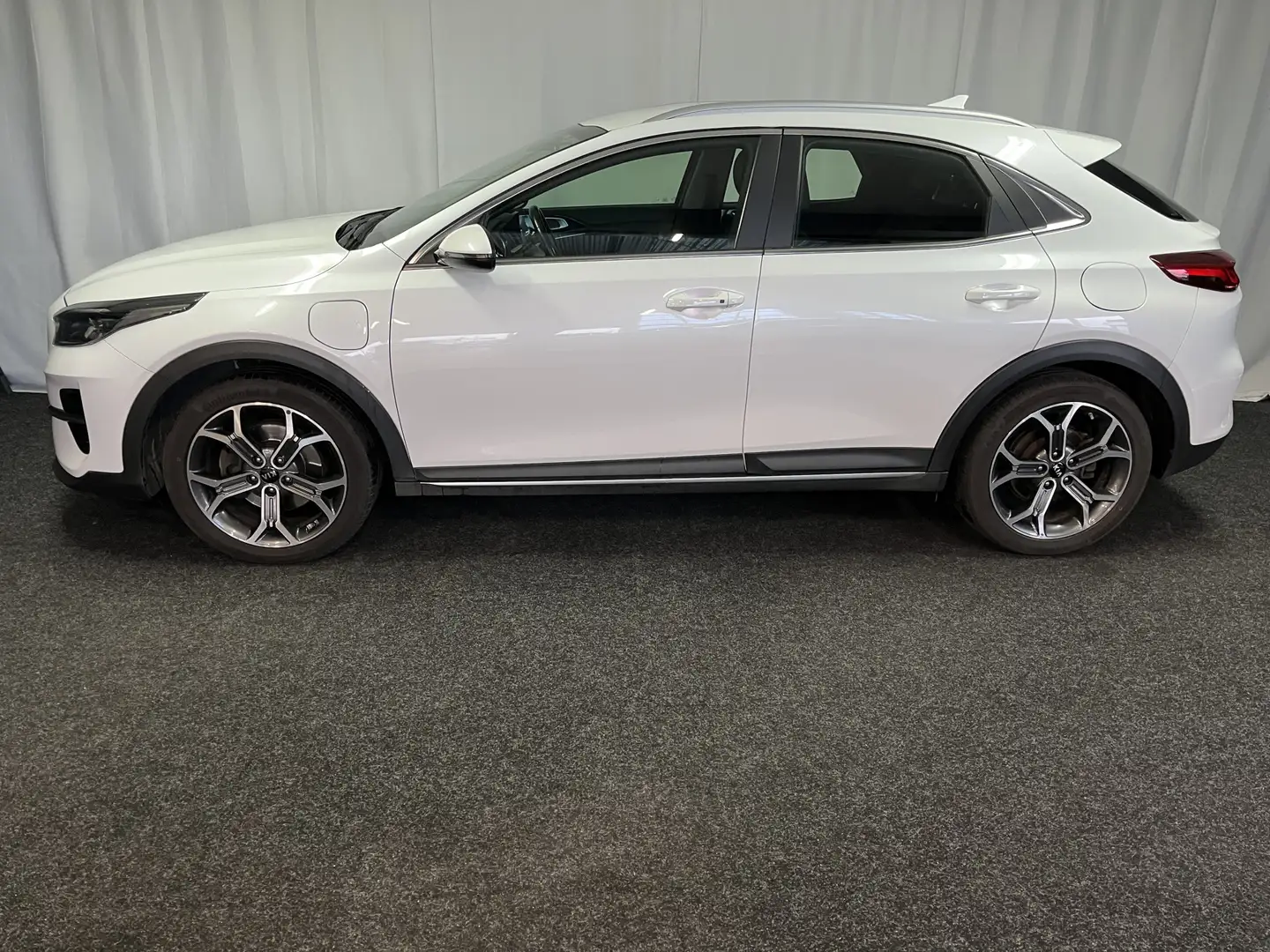 Kia XCeed 1.6 GDi PHEV PLUG-IN DynamicPlusLine ECC/CAMERA/AP Wit - 2