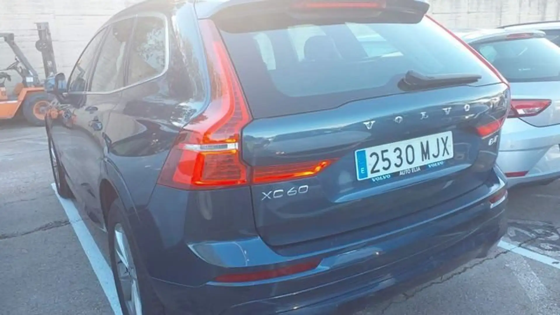 Volvo XC60 2.0 B4 D AWD Core Auto Azul - 2