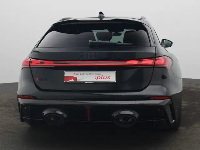 Audi RS5 view 5