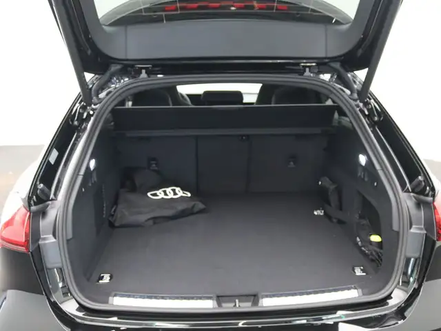 Audi RS5 view 6