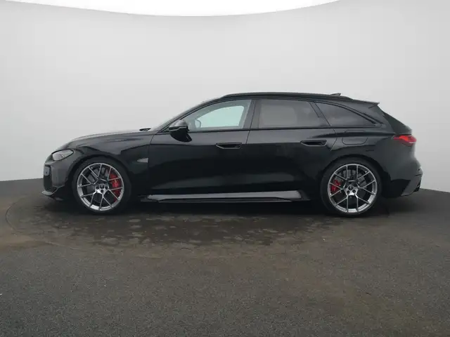 Audi RS5 view 3