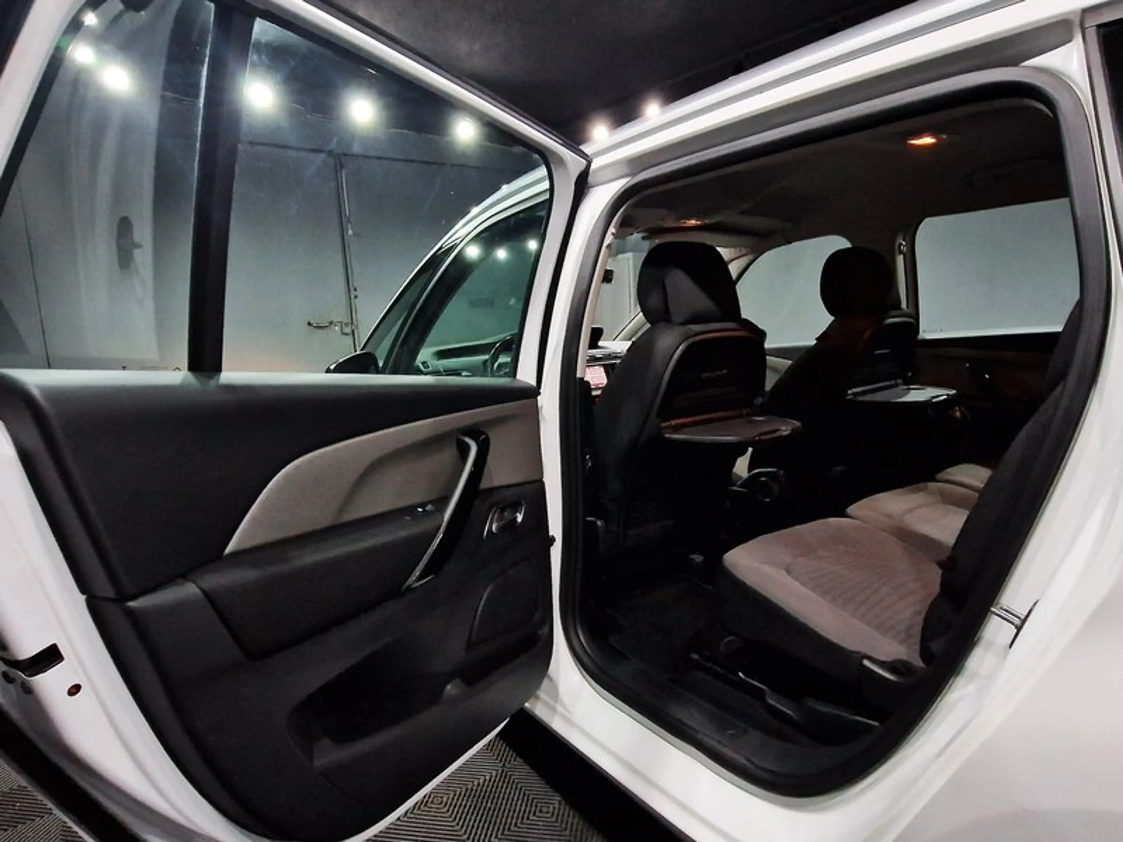 Citroen Grand C4 SpaceTourer 7 SITZER|AUTOM|NAVI|LM FELGEN — photo 8