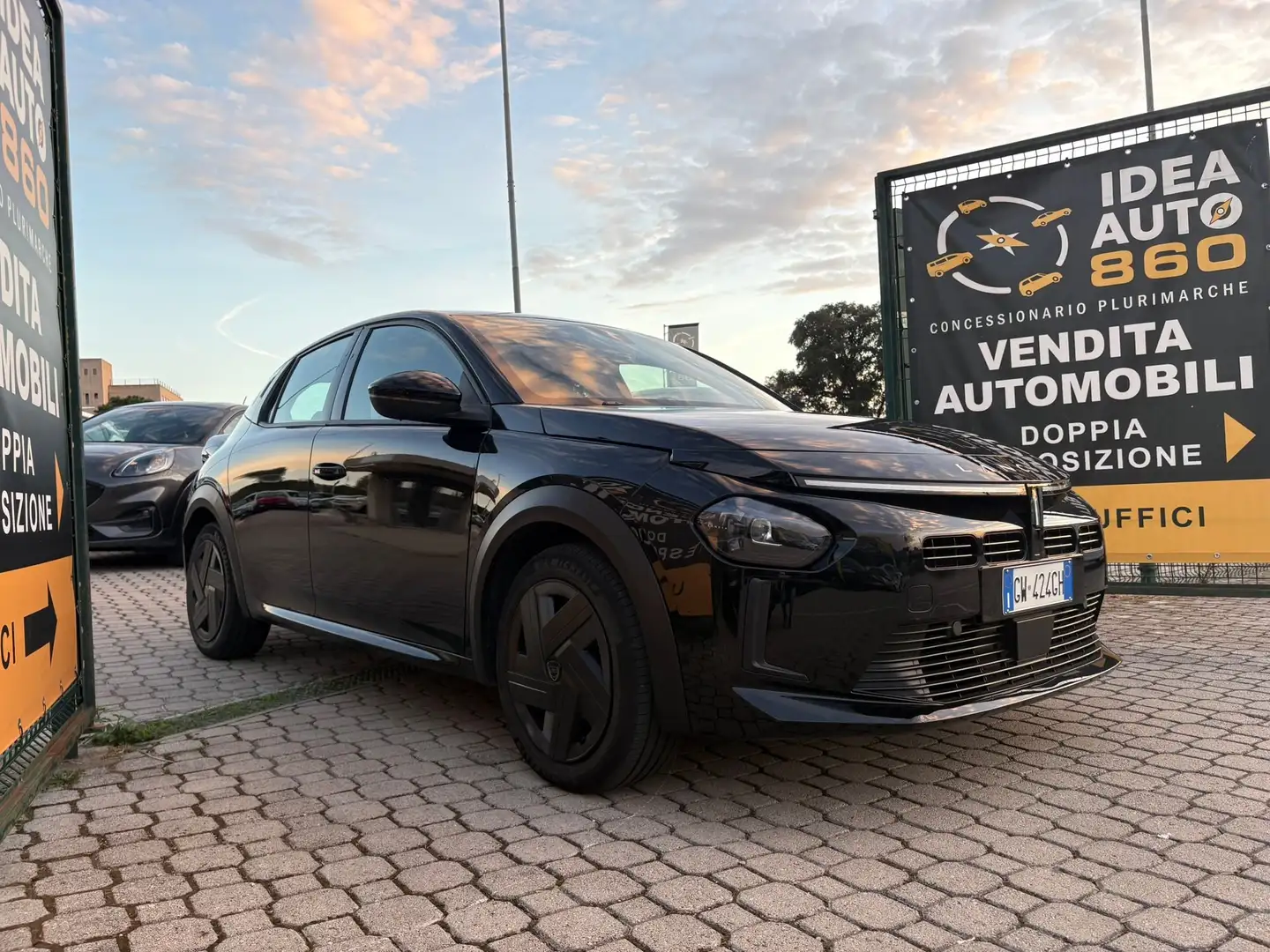 Lancia Ypsilon 1.2 mhev 110cv e-dct PROMO FINANZIAMENTO Nero - 2