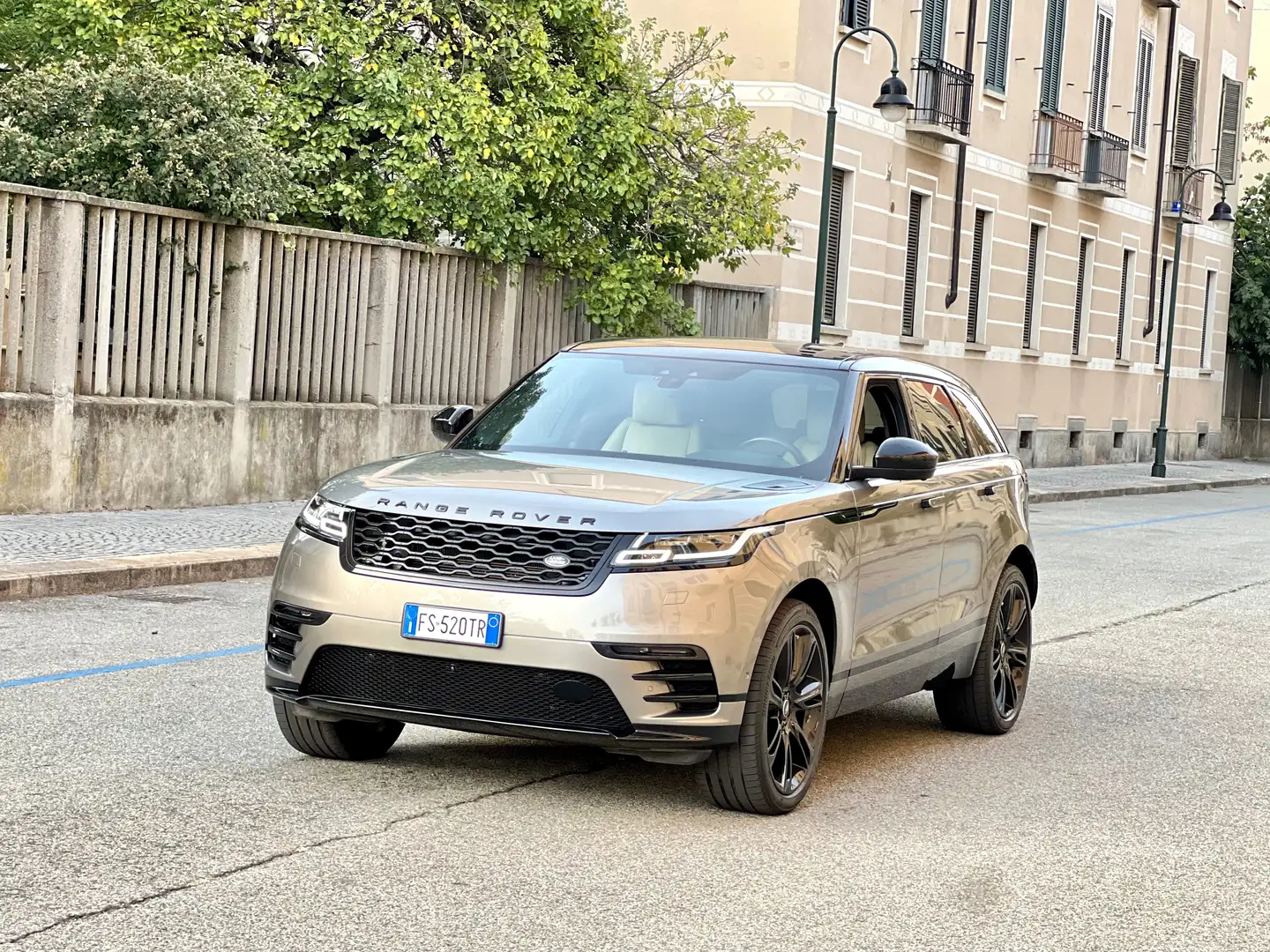 Land Rover Range Rover Velar 3.0d V6 300cv aut.8 4x4 E6 R-Dynamic HSE KM CERT Beige - 1