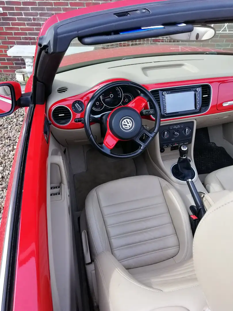 Volkswagen Beetle The Beetle Cabriolet 1.2 TSI BlueMotion Technology Červená - 1