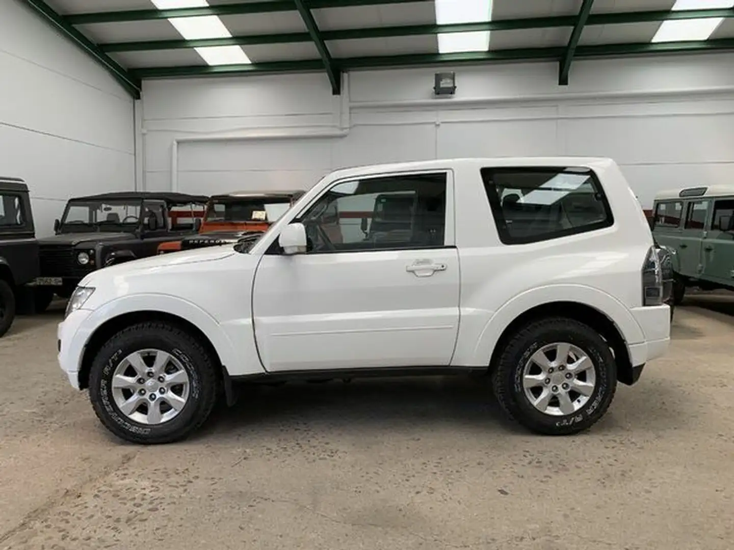 Mitsubishi Montero 3.2DI-D Spirit 5AT 190 Blanco - 1