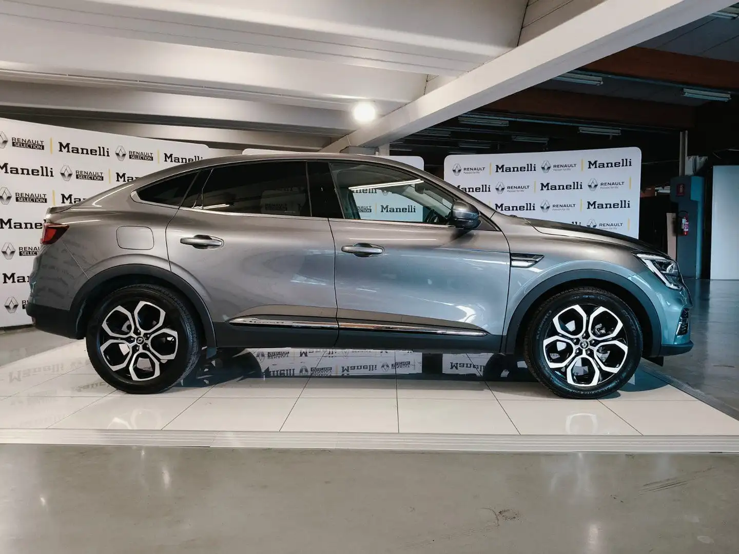 Renault Arkana 1.6 E-Tech full hybrid E-Tech Engineered Au Grigio - 2