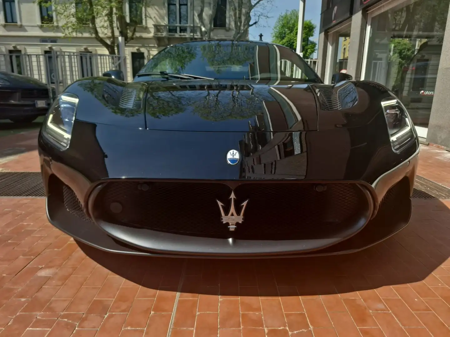 Maserati MC20 3.0 V6 630cv rwd auto Černá - 2