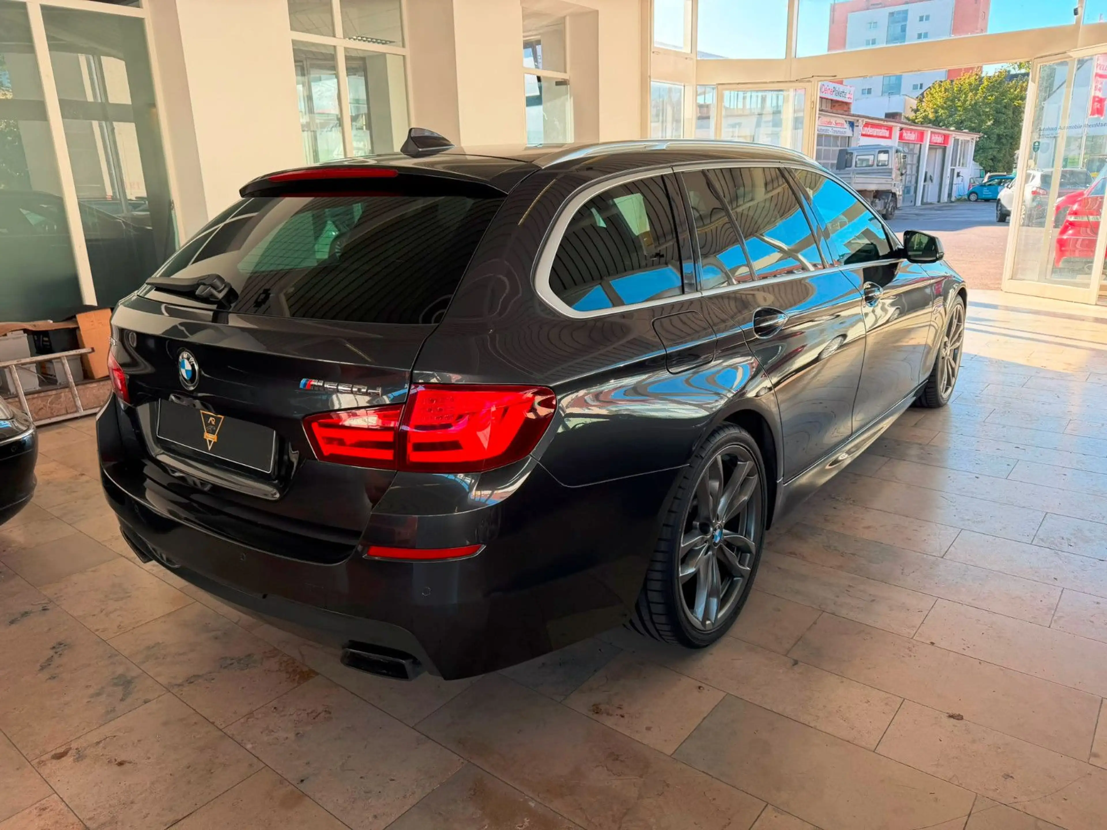 BMW 550 d xDrive/Led/Pano/Kamera 360/Softclose/Xen. — photo 7