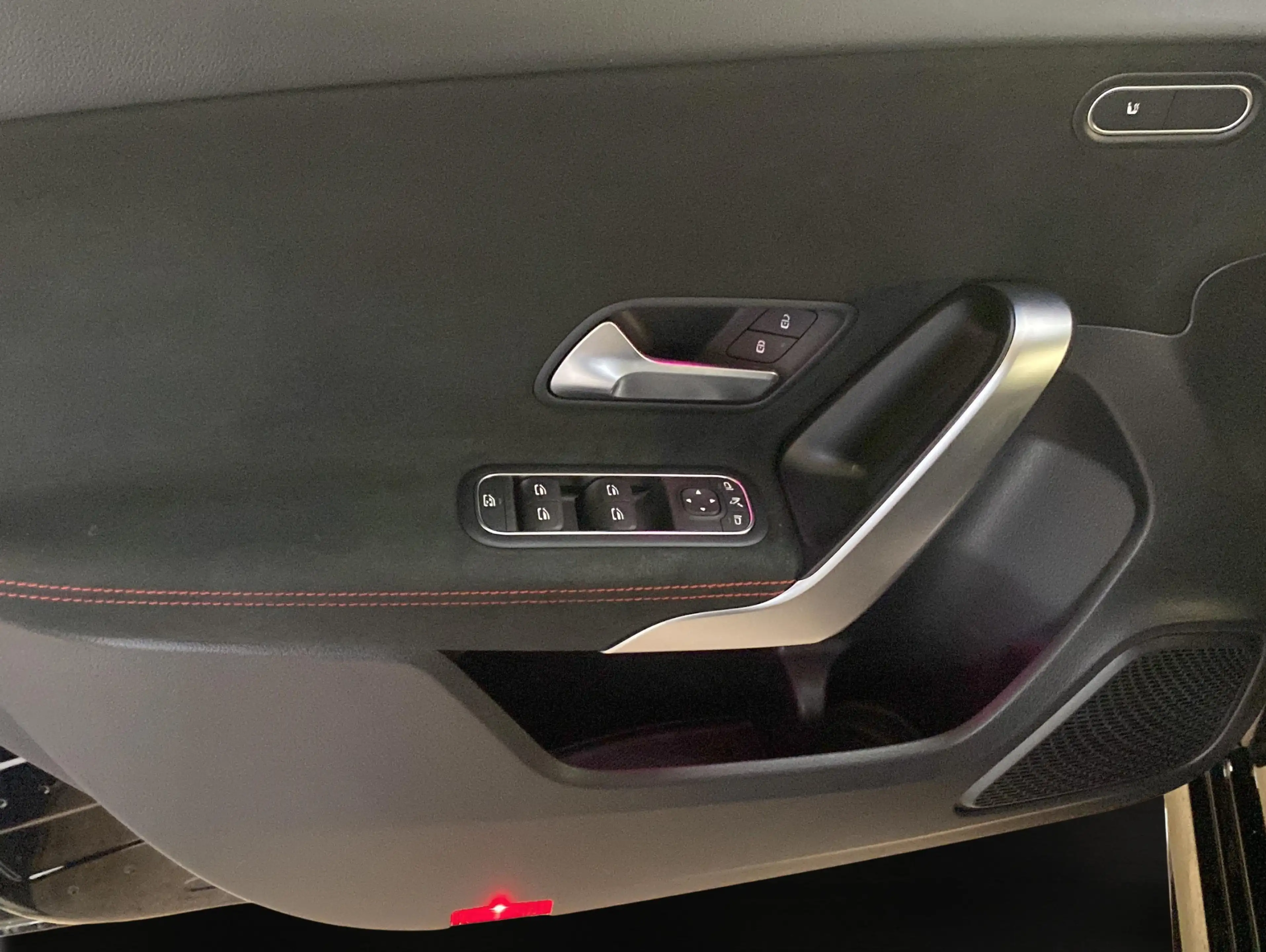 Mercedes-Benz A 180 AMG Line 7G Tronic*Navi*DAB*KeyGo*MBUX* — photo 20
