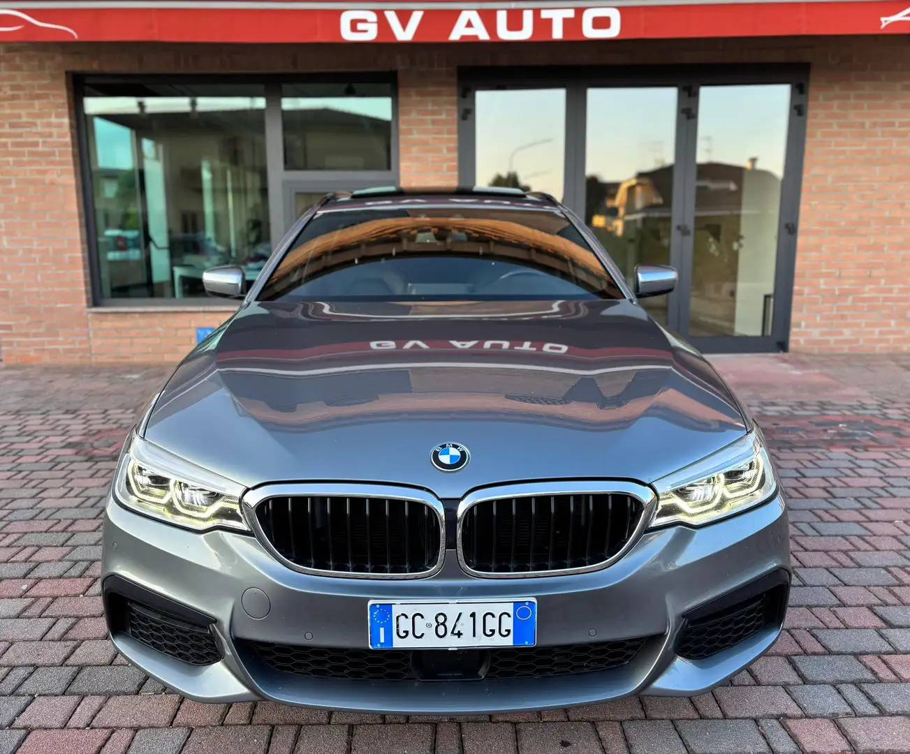 BMW 520 d Touring mhev 48V xdrive Msport Grigio - 2