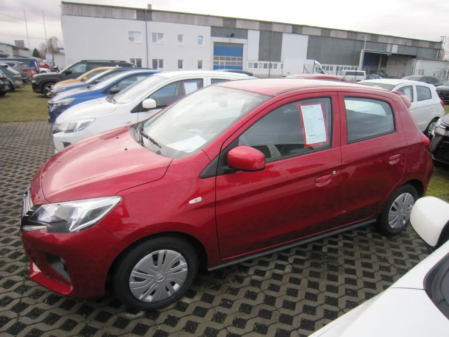 Mitsubishi Space Star Select 1.2 MIVEC 5-Gang Rosso - 2
