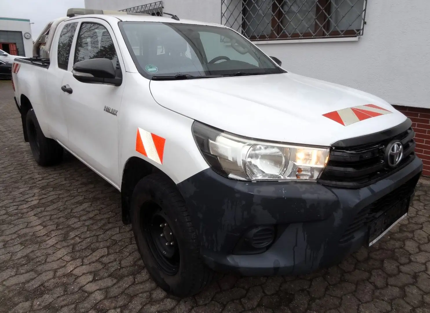 Toyota Hilux Extra Cab Duty 4x4 AC AHK Weiß - 1