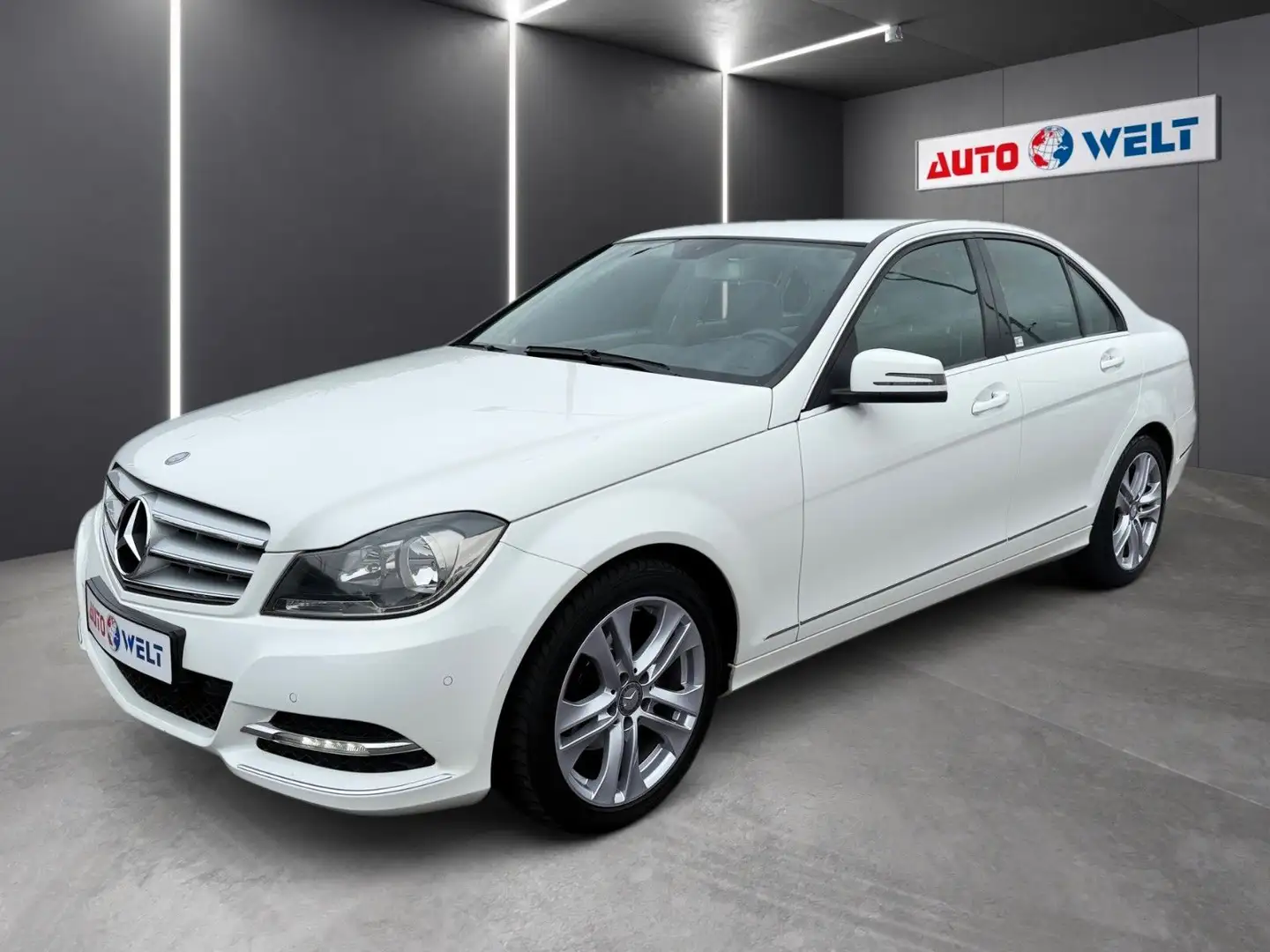 Mercedes-Benz C 180 CGI Automatik Climatic T-Leder Navi BT Weiß - 1