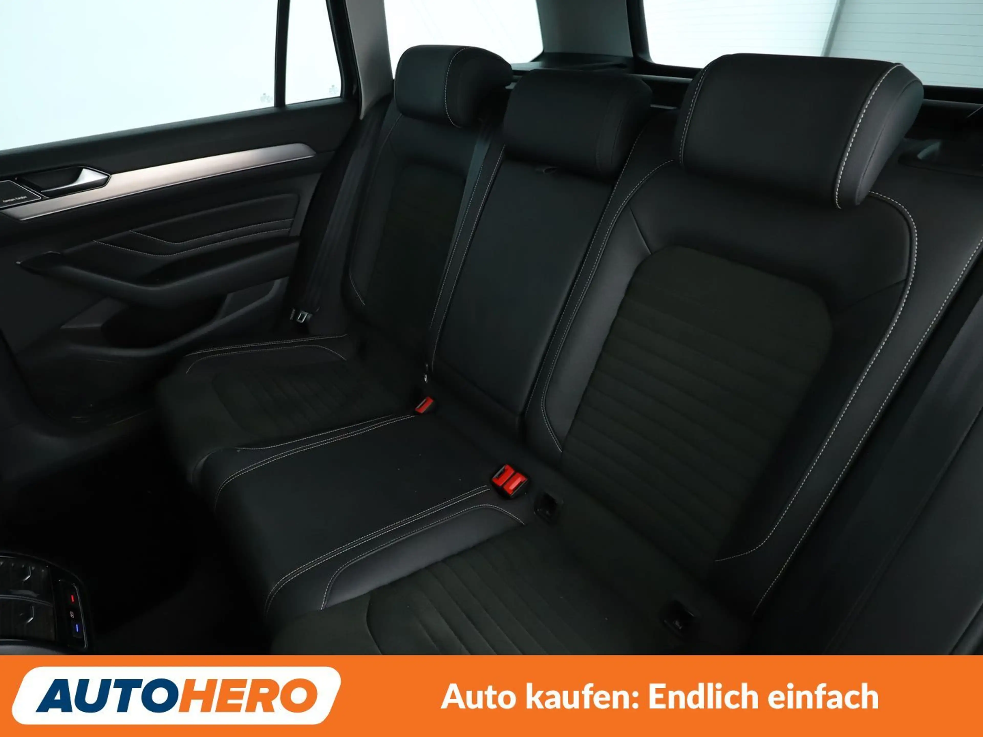 Volkswagen Passat 2.0 TDI Elegance Aut.*NAVI*VC*CAM*SHZ* — photo 14