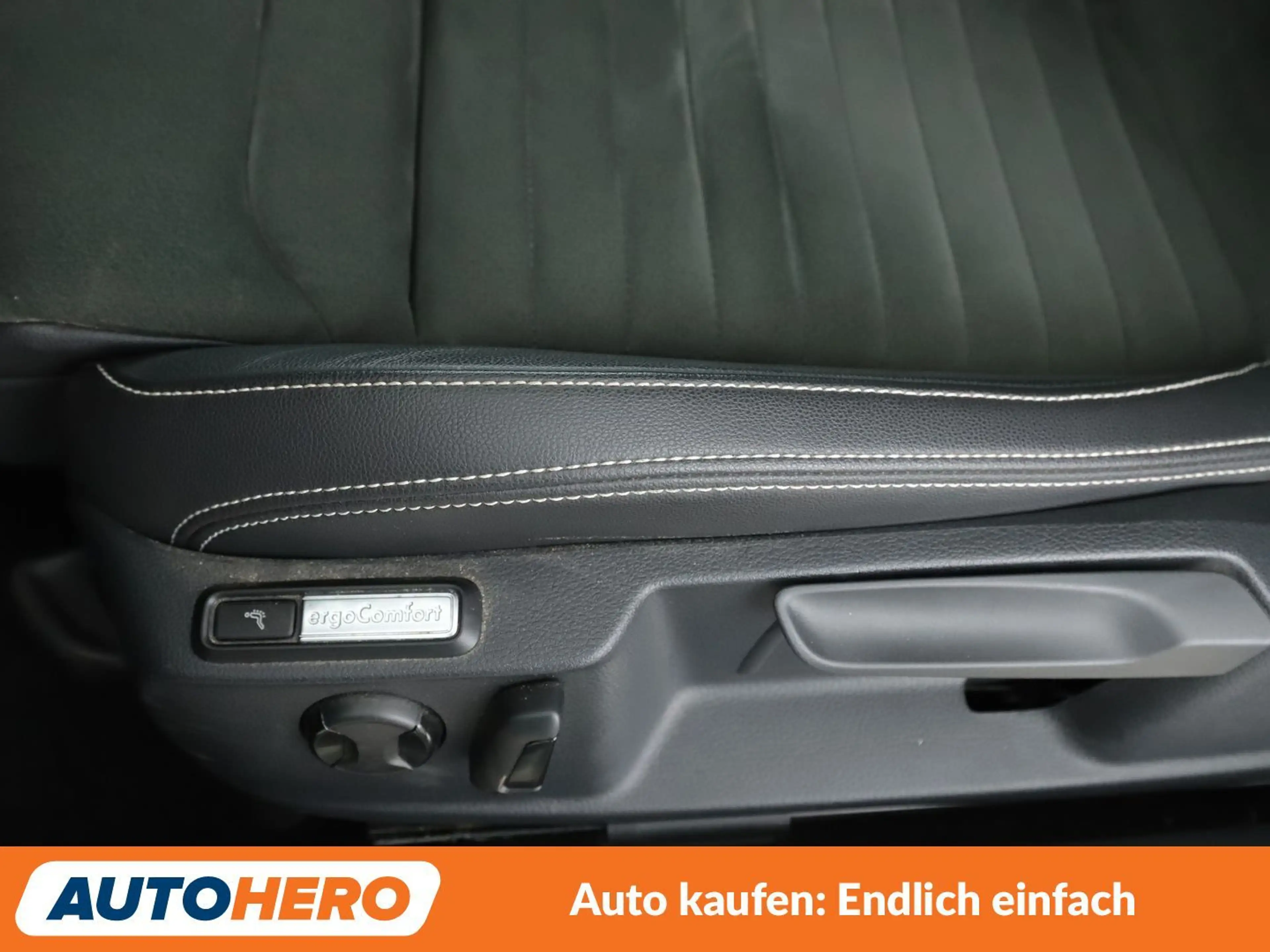 Volkswagen Passat 2.0 TDI Elegance Aut.*NAVI*VC*CAM*SHZ* — photo 27