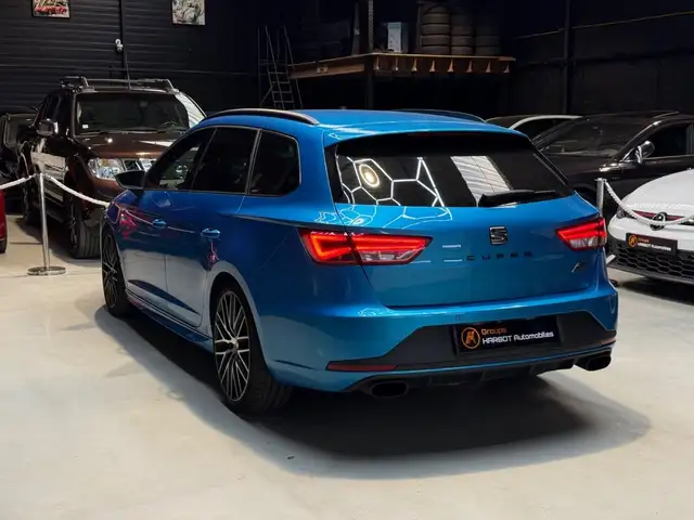 Seat Leon view 4