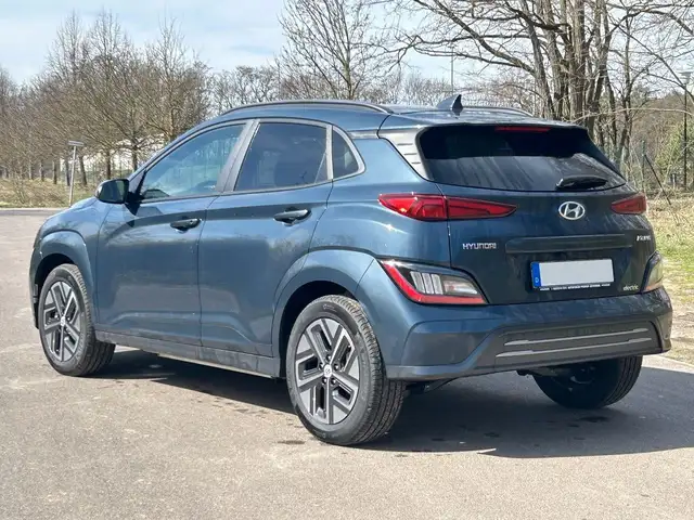 Hyundai Kona view 3