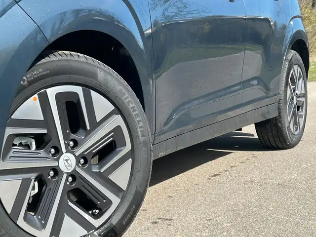 Hyundai Kona view 9
