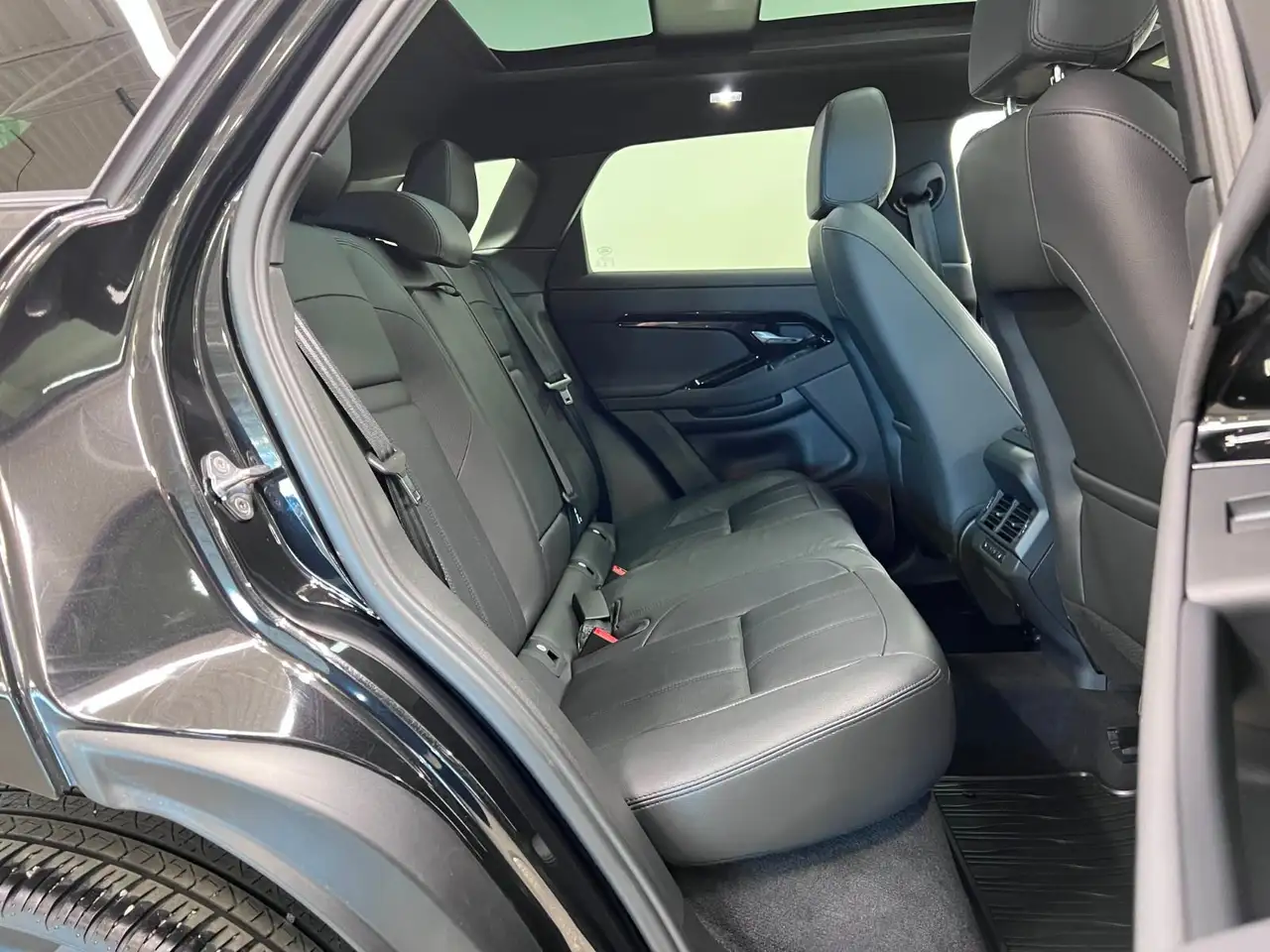 Land Rover Range Rover Evoque снимка Land Rover Range Rover Evoque