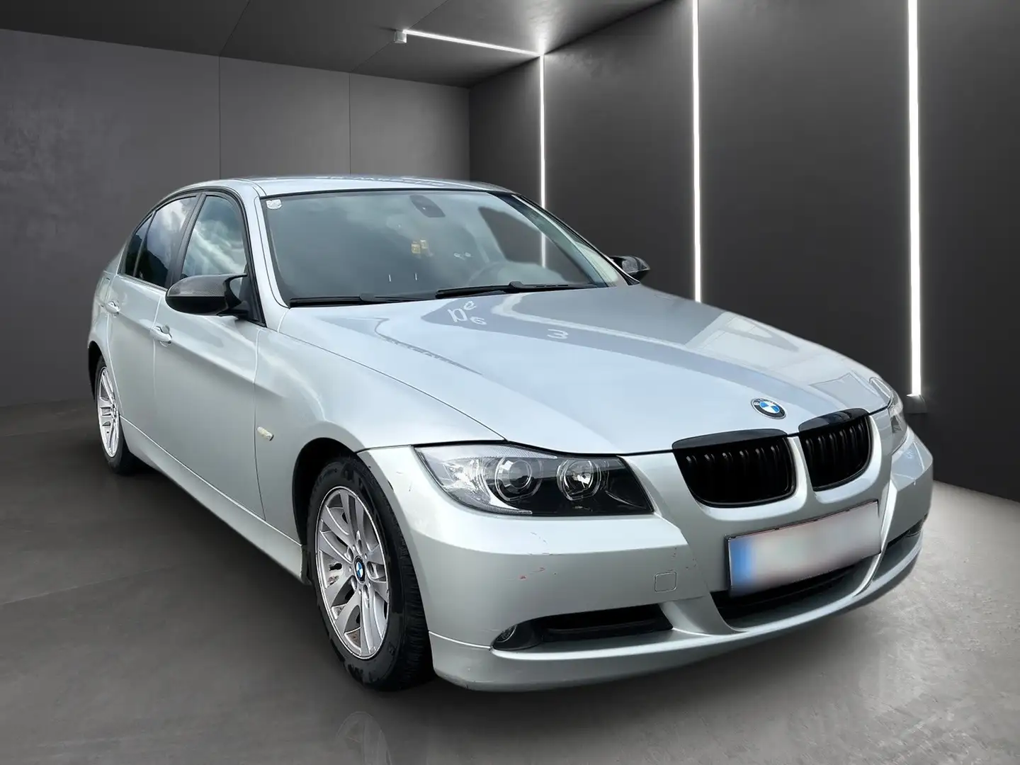 BMW 318 318i - 1