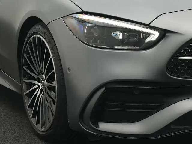 Mercedes-Benz C-Class view 9