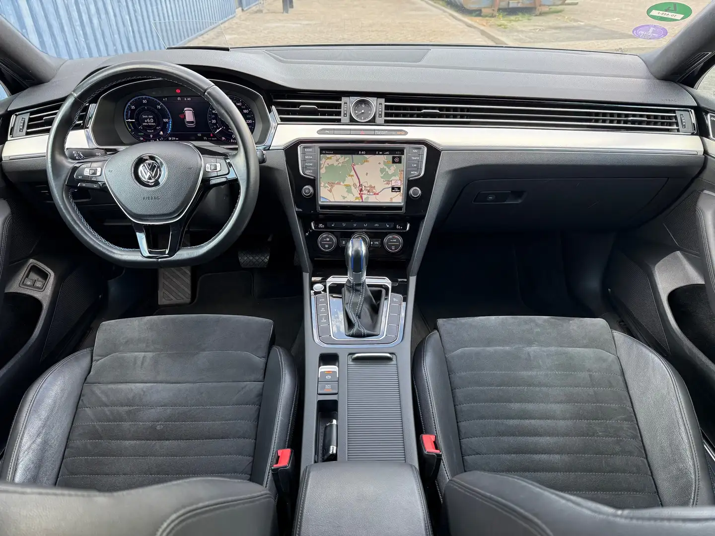 Volkswagen Passat Variant 1.4 TSI GTE Highline, Head-Up, DynAudio, Trekhaak, Gris - 2