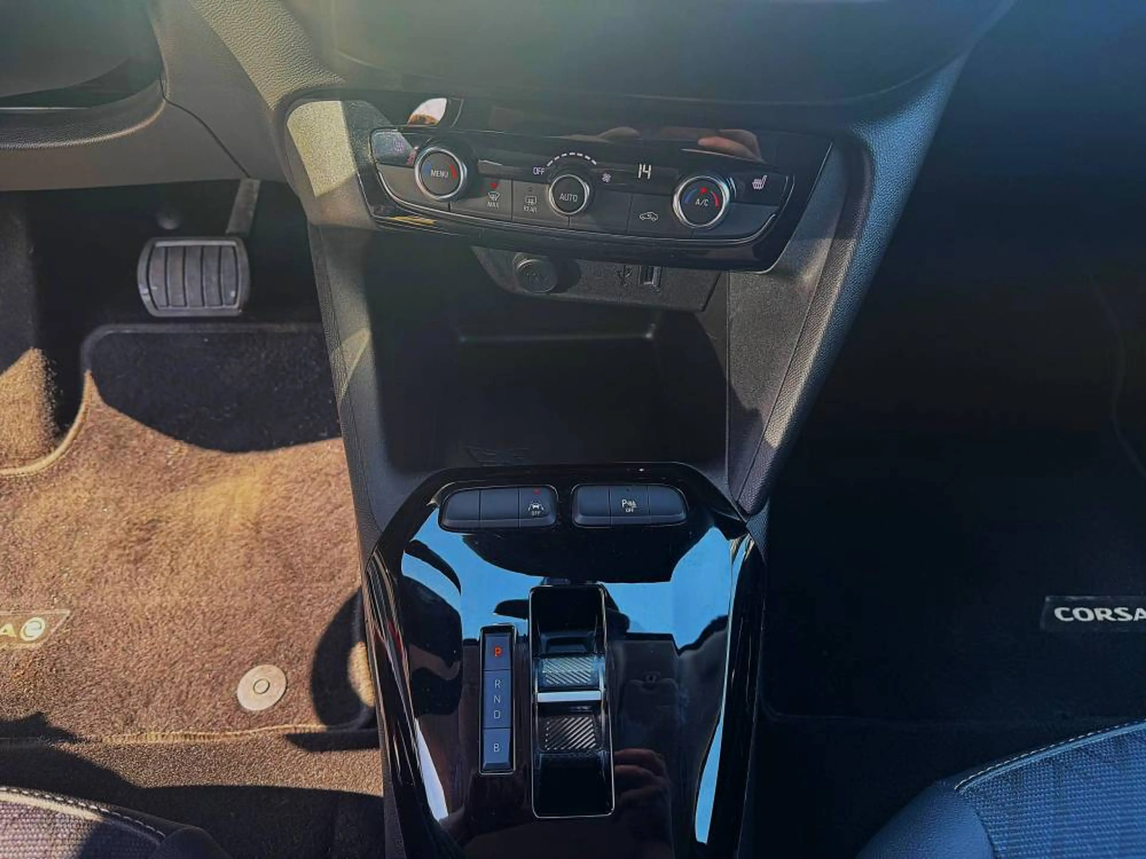 Opel Corsa-e CORSA-e 100KW Elegance — photo 14