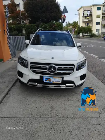 Mercedes-Benz GLB view 2