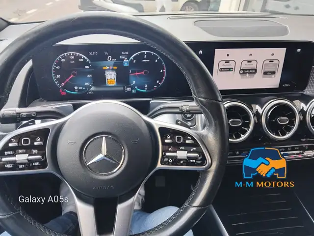 Mercedes-Benz GLB view 14