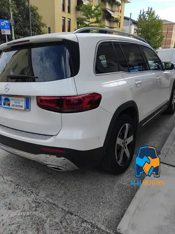 Mercedes-Benz GLB view 9