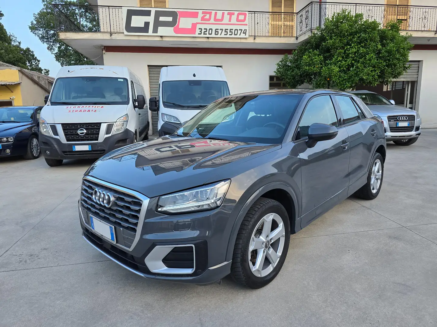 Audi Q2 Q2 I 2017 30 1.6 tdi Business s-tronic my19 Gris - 1