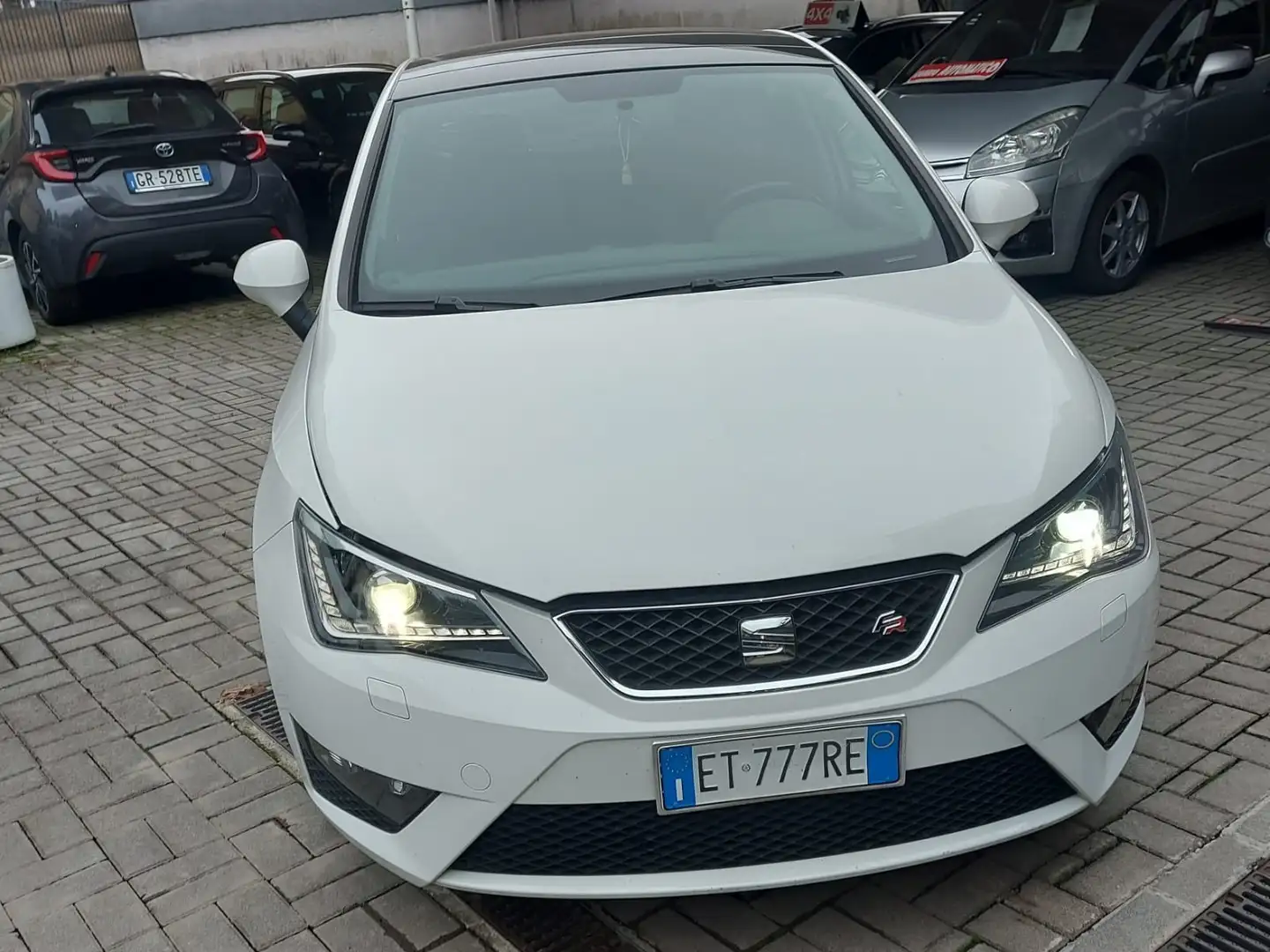 SEAT Ibiza 5p 1.6 tdi cr FR 105cv Bianco - 1