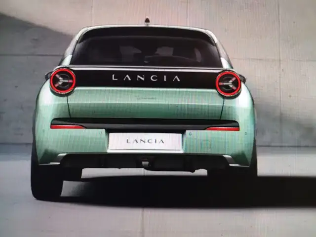 Lancia Ypsilon view 5