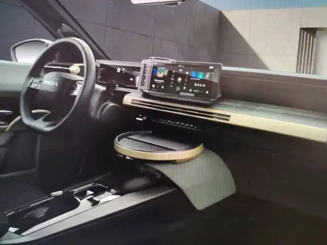Lancia Ypsilon view 8
