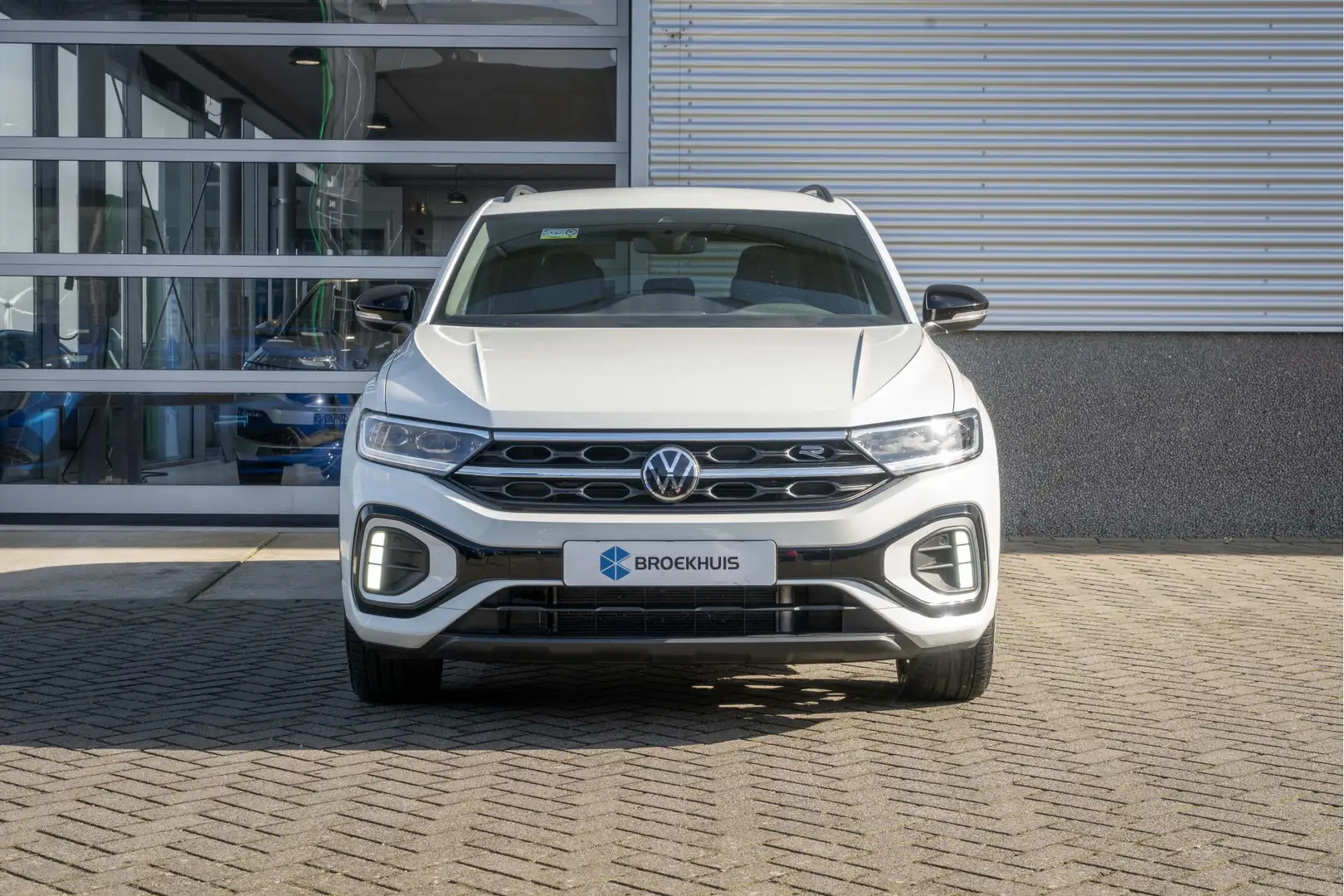 Volkswagen T-Roc 1.5 TSI 150PK DSG R-Line Blackstyle | Camera | Ala Wit - 2