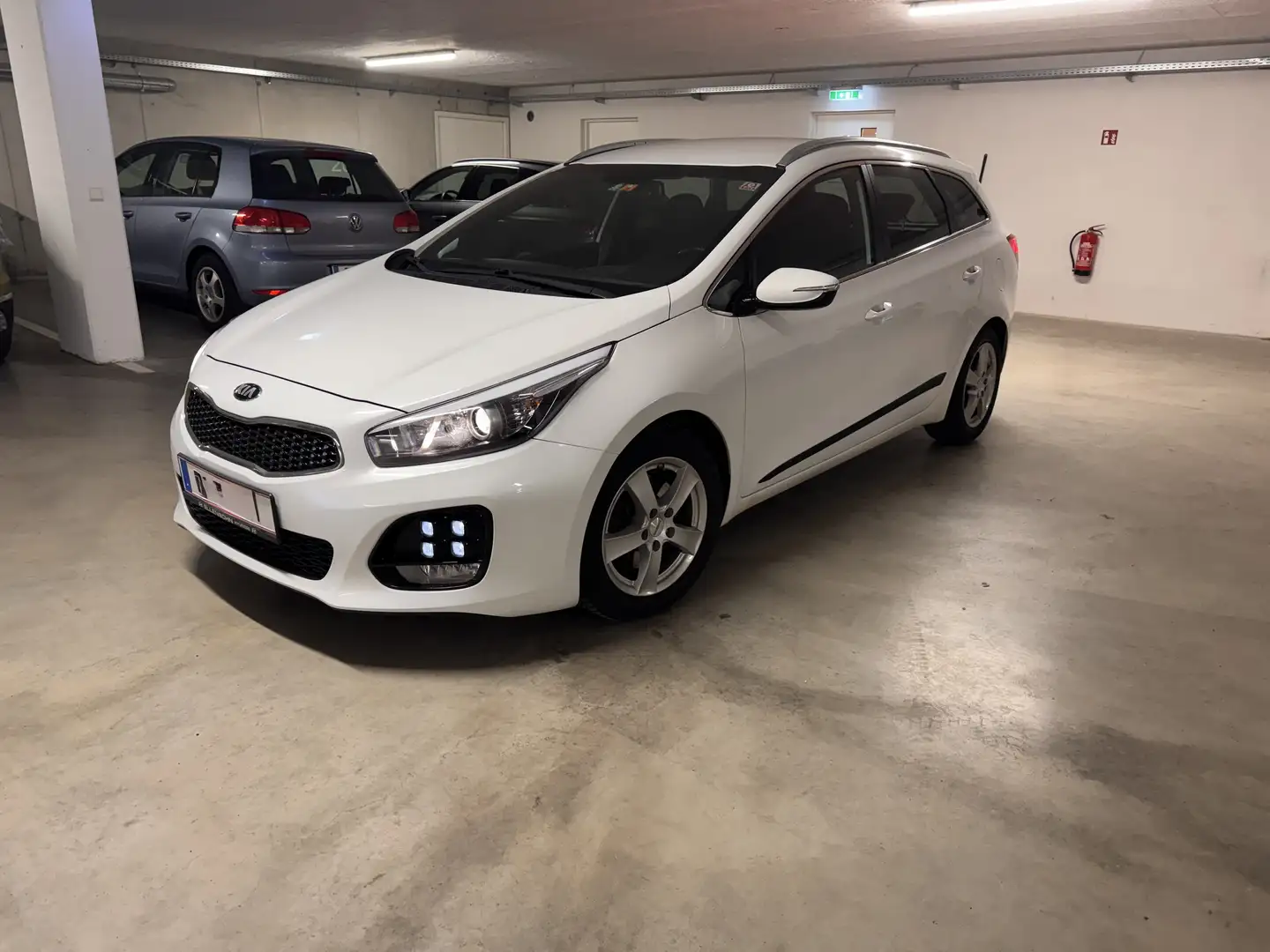 Kia Ceed SW / cee'd SW cee'd SW 1,6 CRDi ISG GT-Line GT-Line Weiß - 1