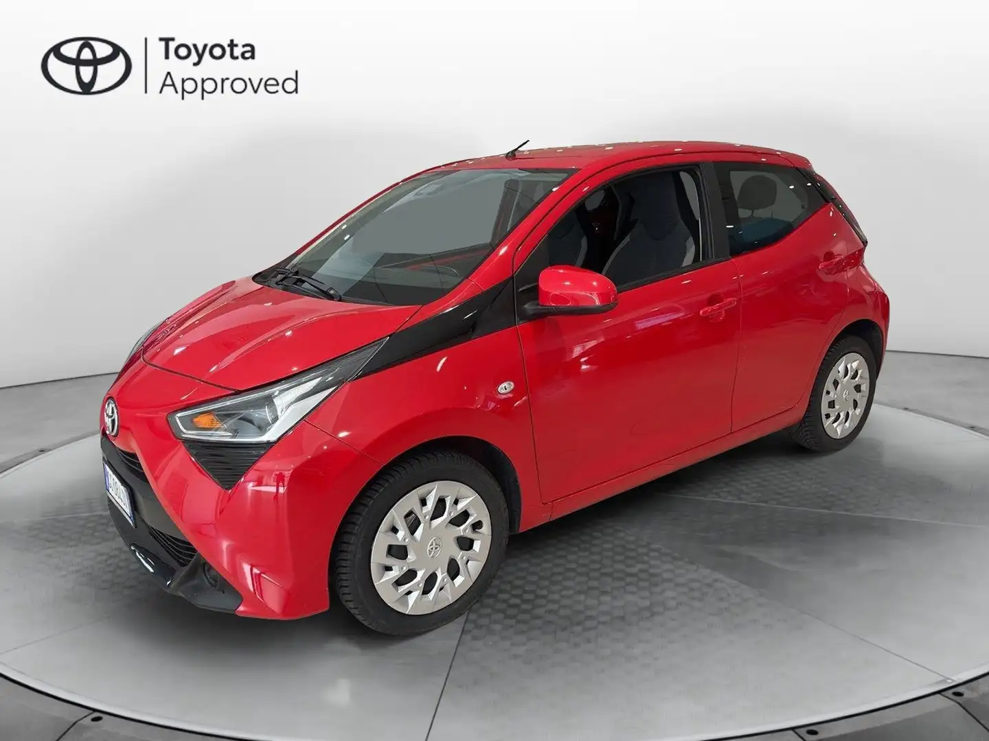 Toyota Aygo Aygo Connect 1.0 VVT-i 72 CV 5 porte x-play MMT Rouge - 1