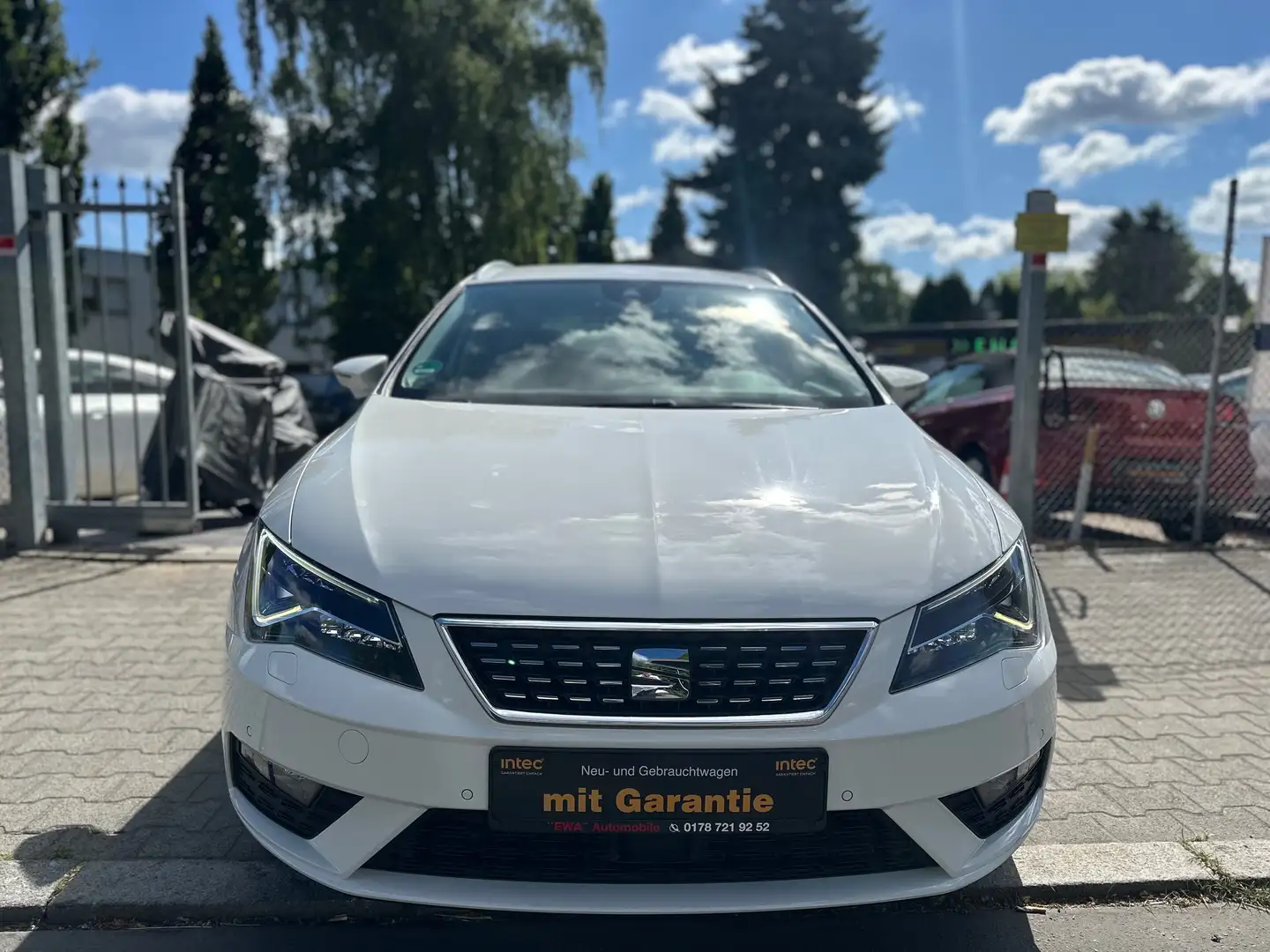 SEAT Leon Xcellence,AUTOMATIK,LED,NAVI,2xPDC,18.ZOLL,STANDH. Weiß - 2