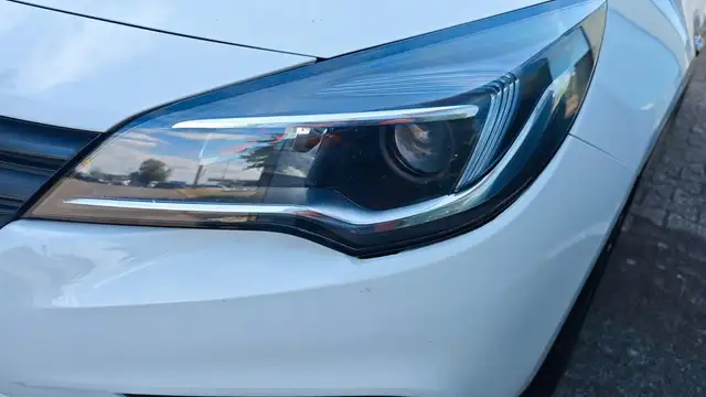 Opel Astra view 10